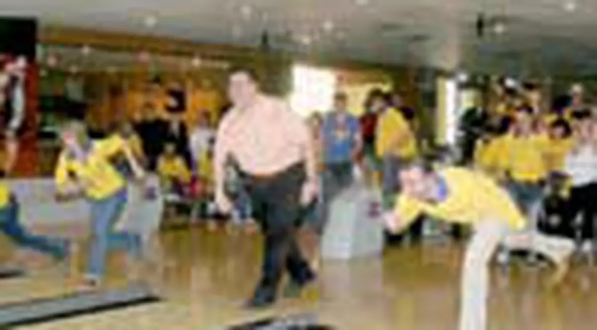 Juniorii liberali 'se bat' in popice