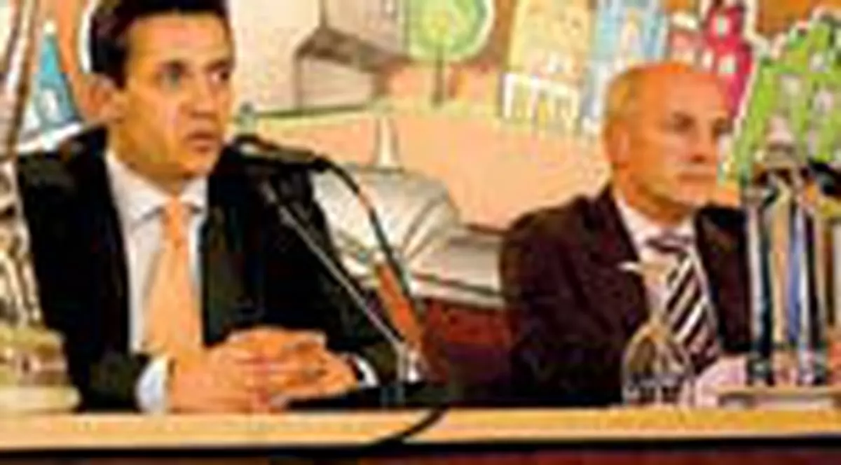 'MM' ar fi trebuit sa stea in dreapta