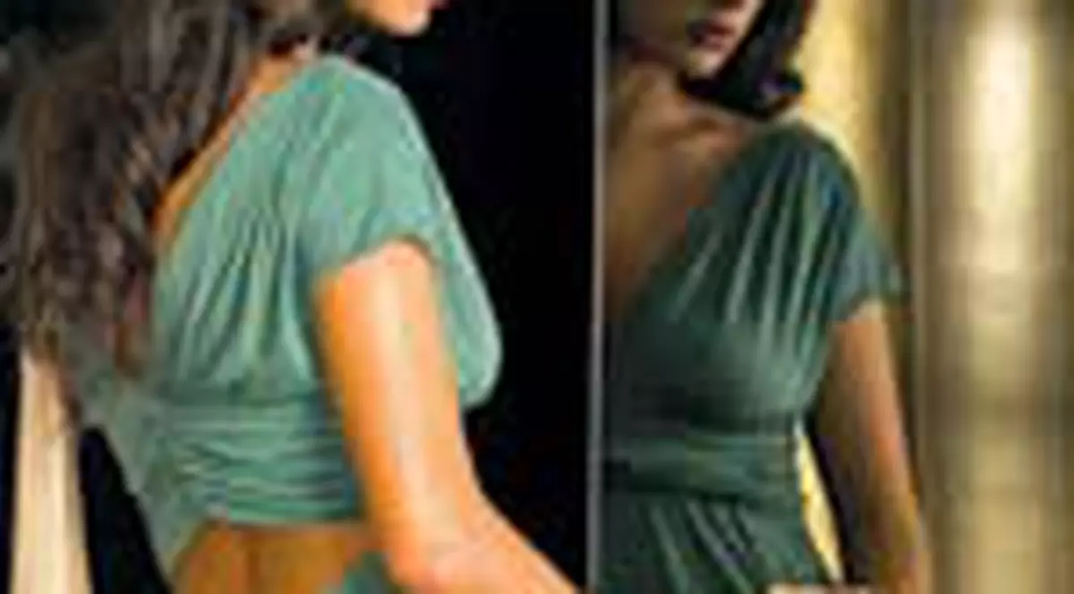 'Operata la nas, Elena ar fi perfecta'