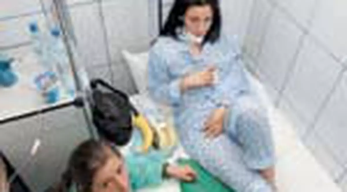 Casiera de la Cora, injunghiata de iubit