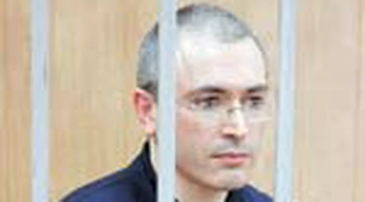 Miliardar rus atacat in inchisoare