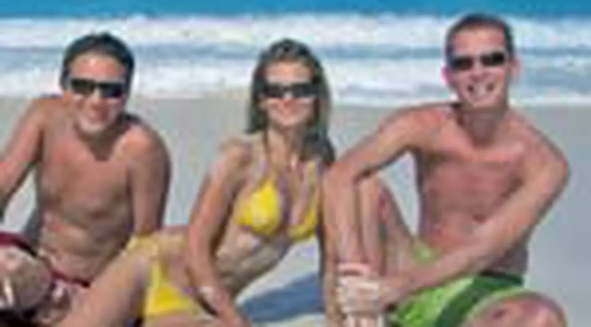 TRUPA HI-Q S-A RELAXAT LA MAREA CARAIBELOR