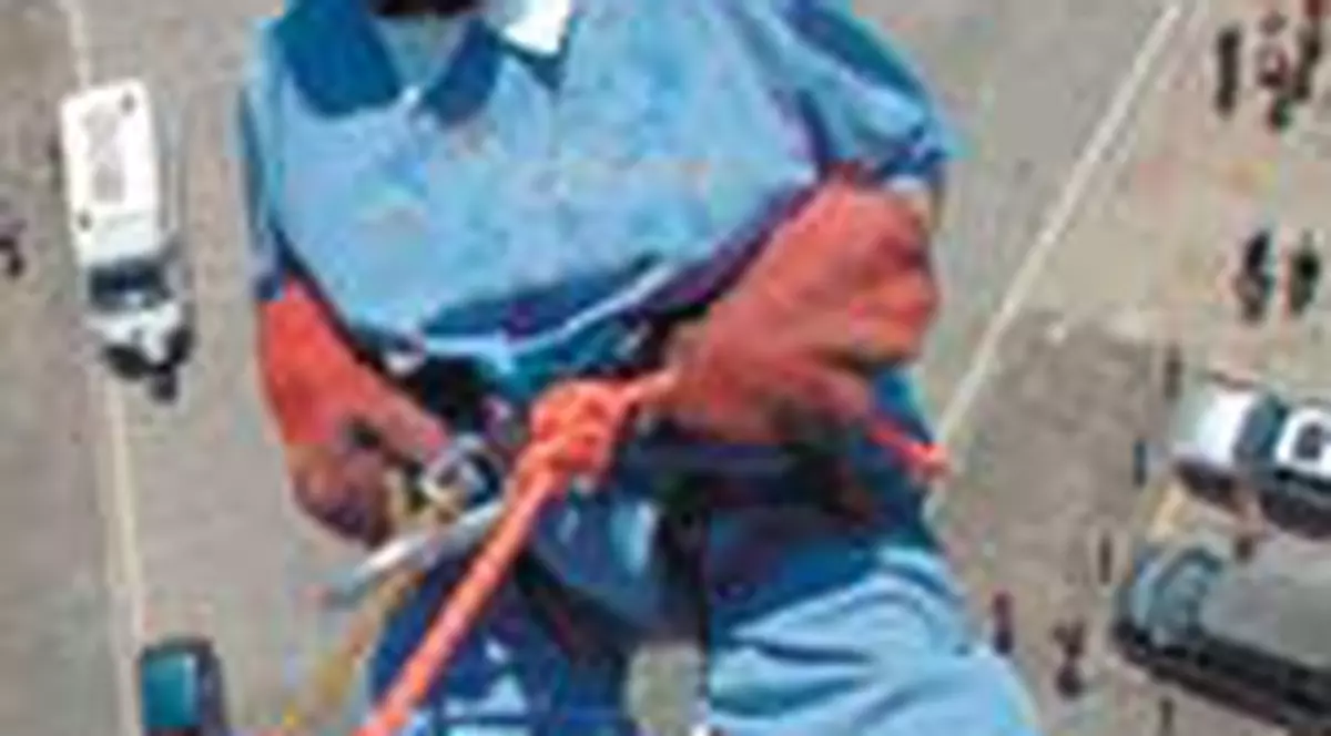 Escaladeaza cladiri la 92 de ani