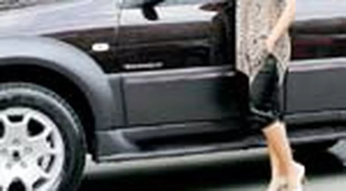 ANDA ADAM ARE MASINA DE TEREN