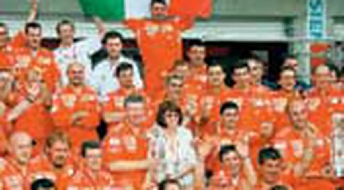 Dubla Ferrari intr-o cursa nebuna