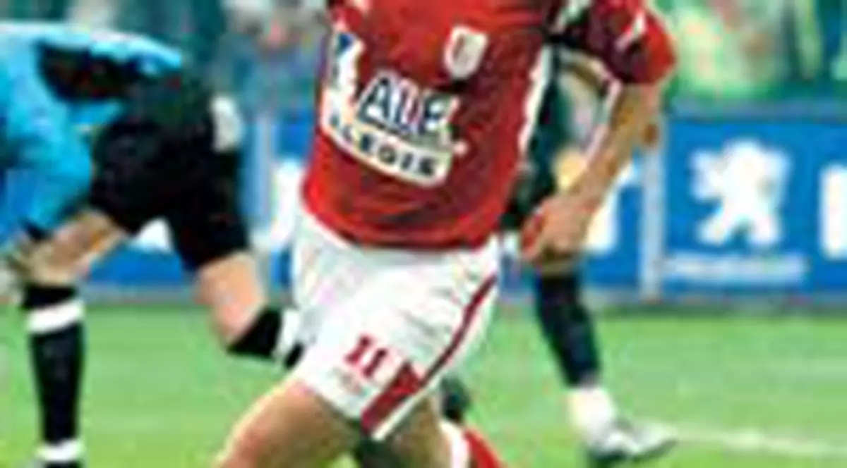 Standard, debut cu stangul in liga