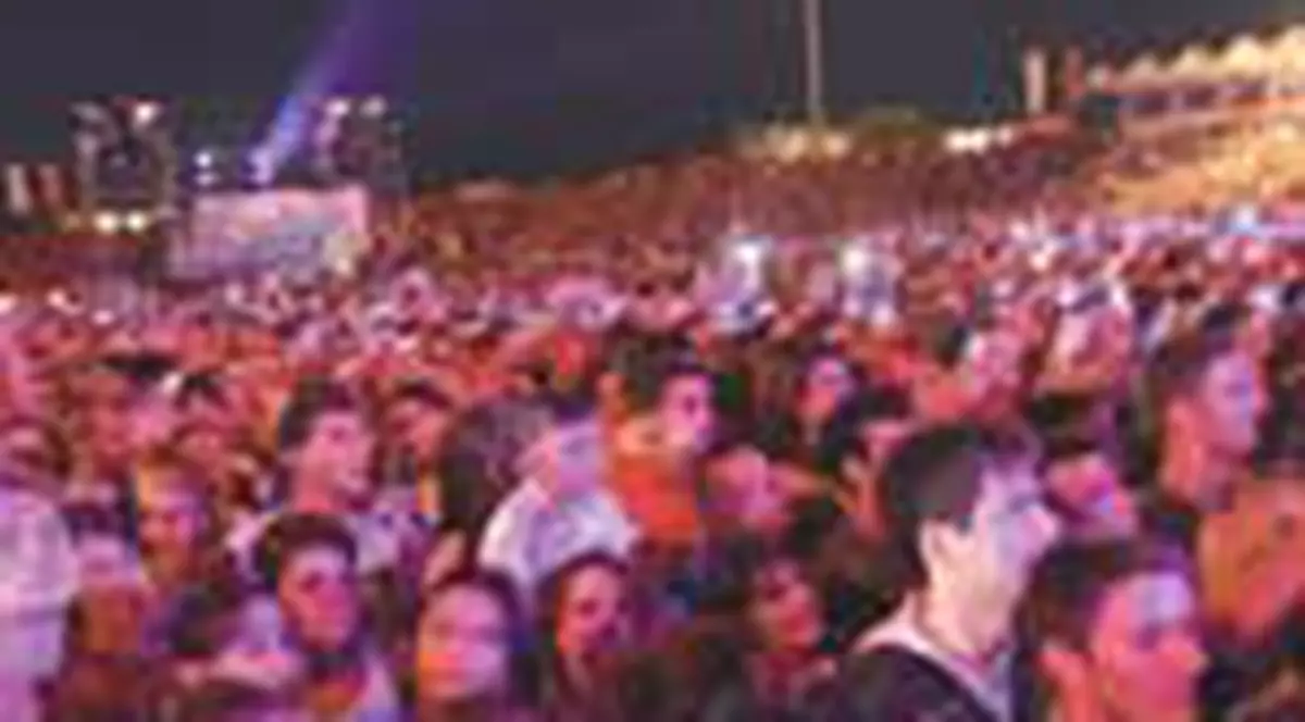 Shakira: concert in picioarele goale