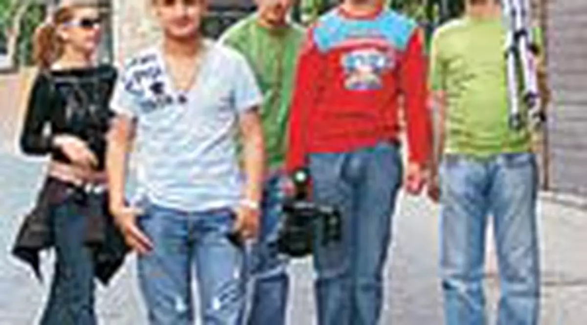 Copilul de Aur, printre spanioli