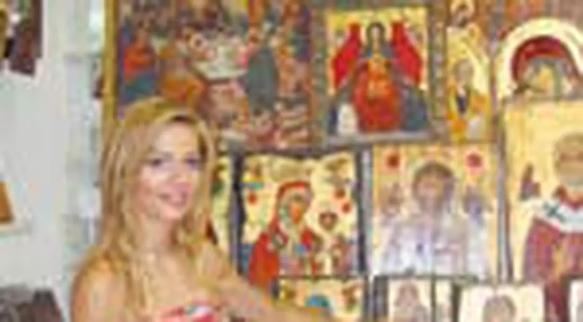 Ofelia, de 10 ani printre icoanele de la Meteora