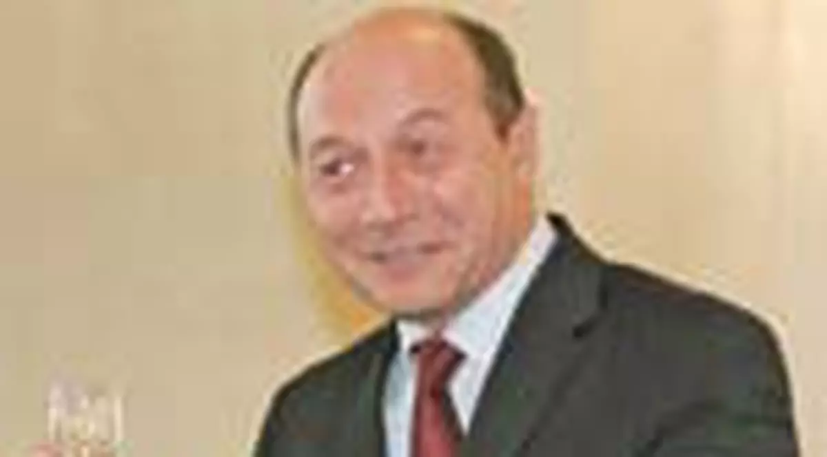 Basescu, distractie cu vin si cadane