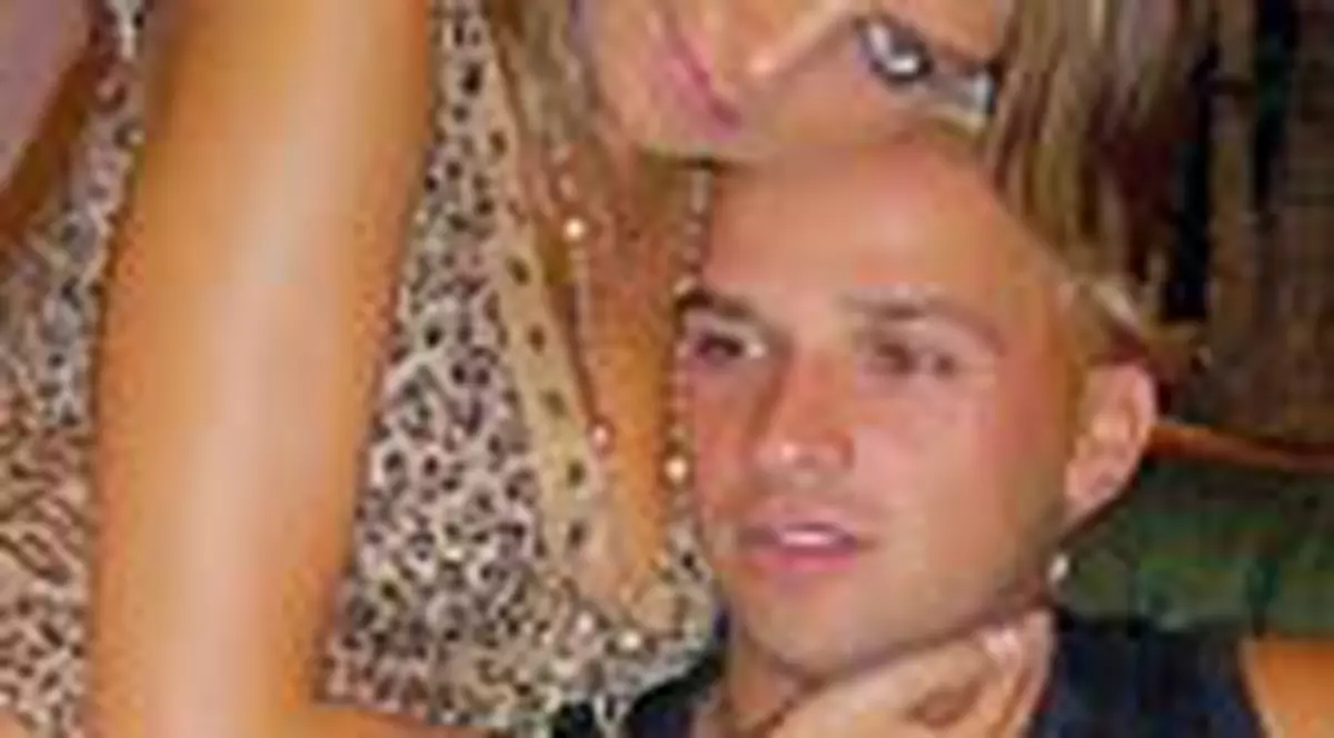 Anca de la A.S.I.A. vrea vacanta in Bulgaria cu Andrei de la Alb Negru