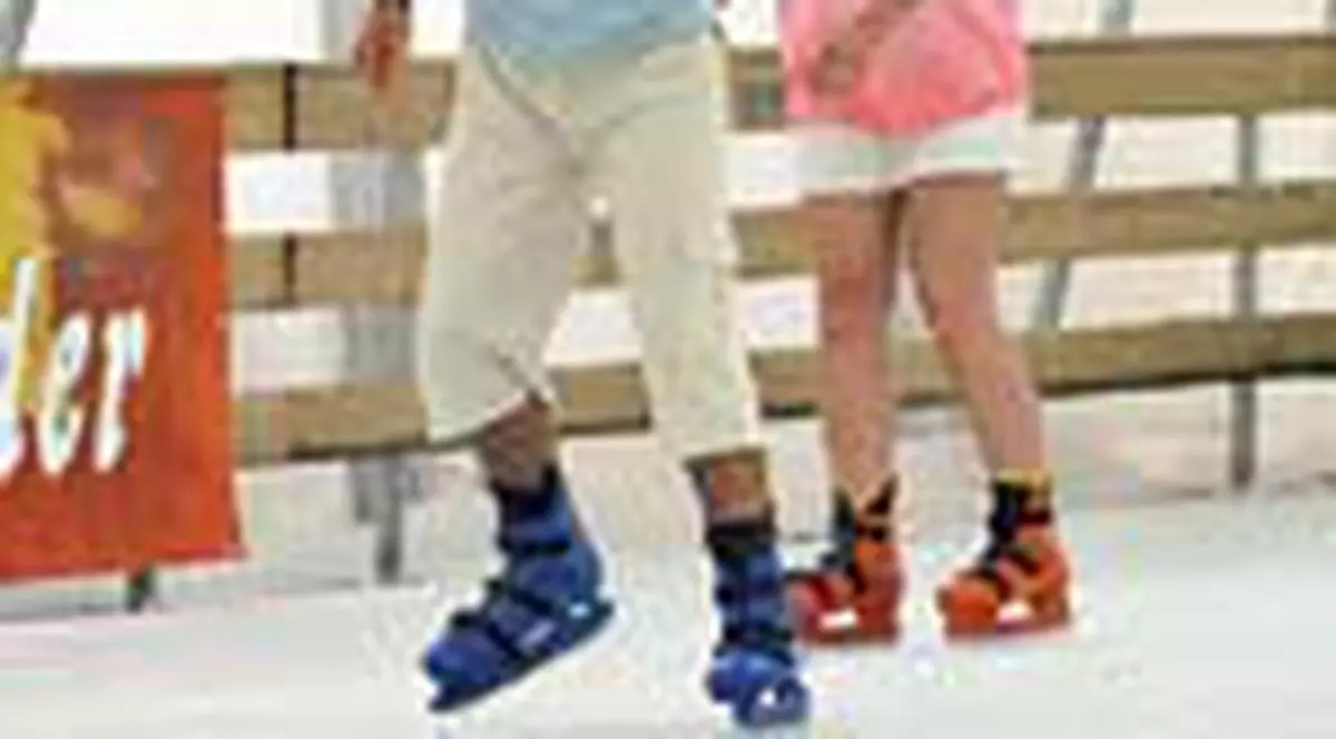 Patinoar in statiunea Mamaia