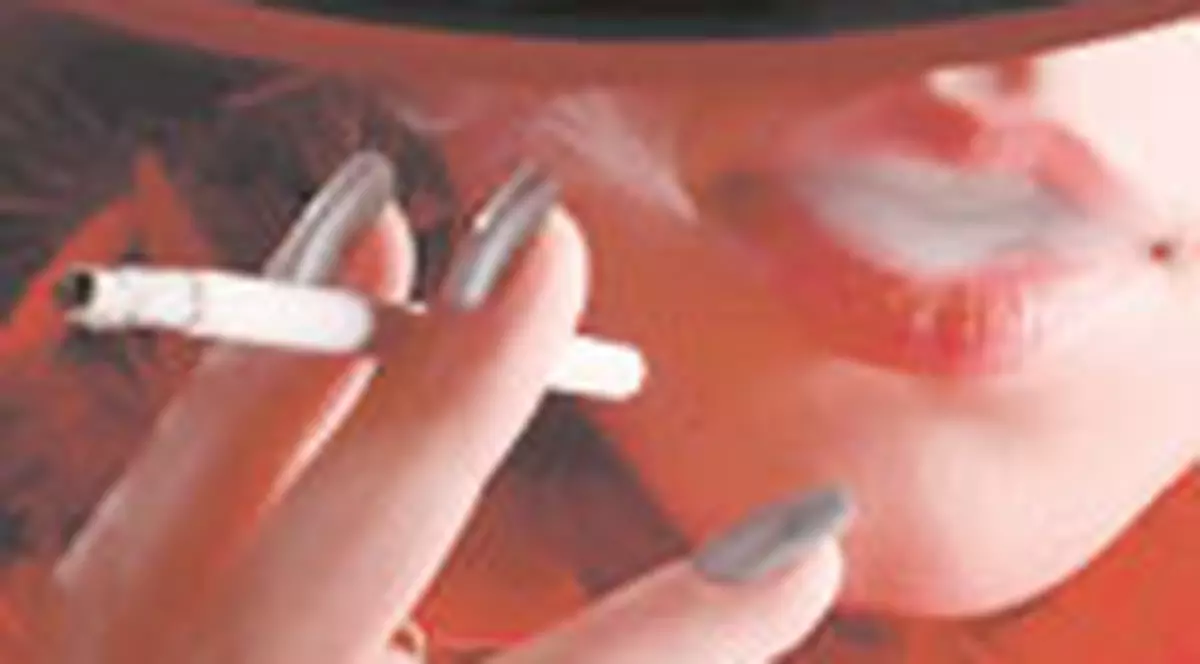 Fumatul = acnee, riduri, cearcane, ten uscat