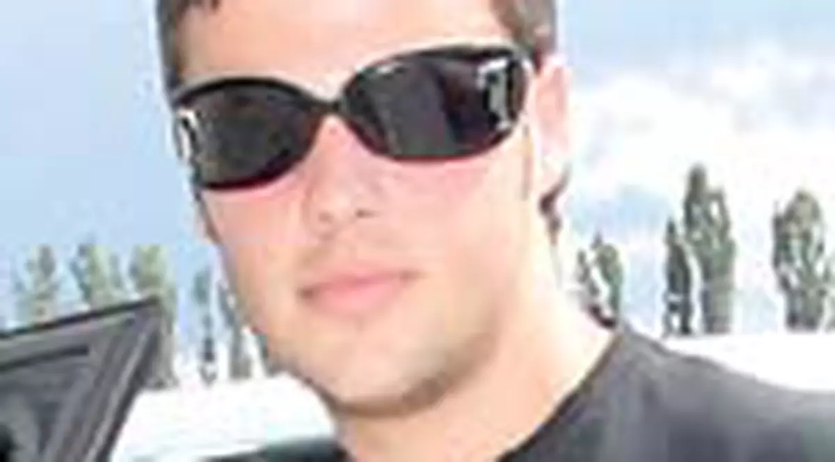 Furbo a debutat cu un accident de masina