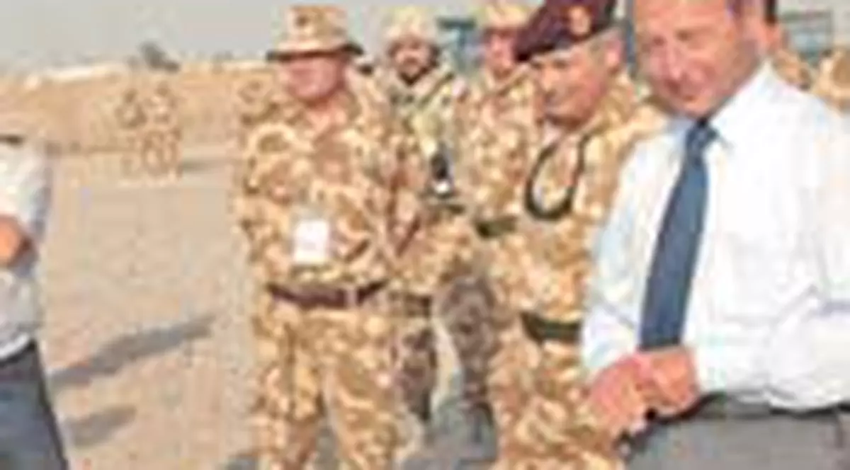 Basescu se bate cu ministrul apararii