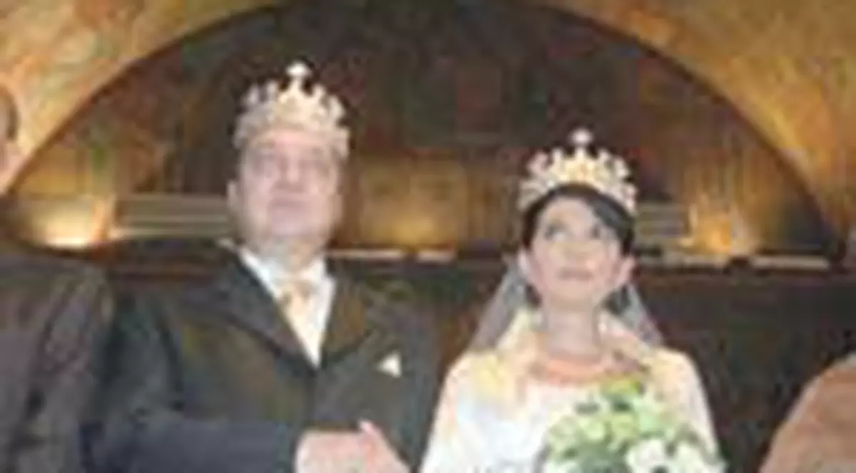 Sotia lui Atanasiu e gravida in patru luni