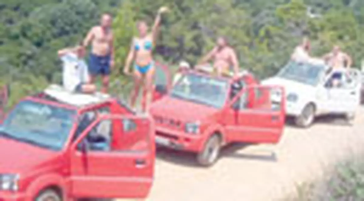 Jeep safari in Insula Skiathos