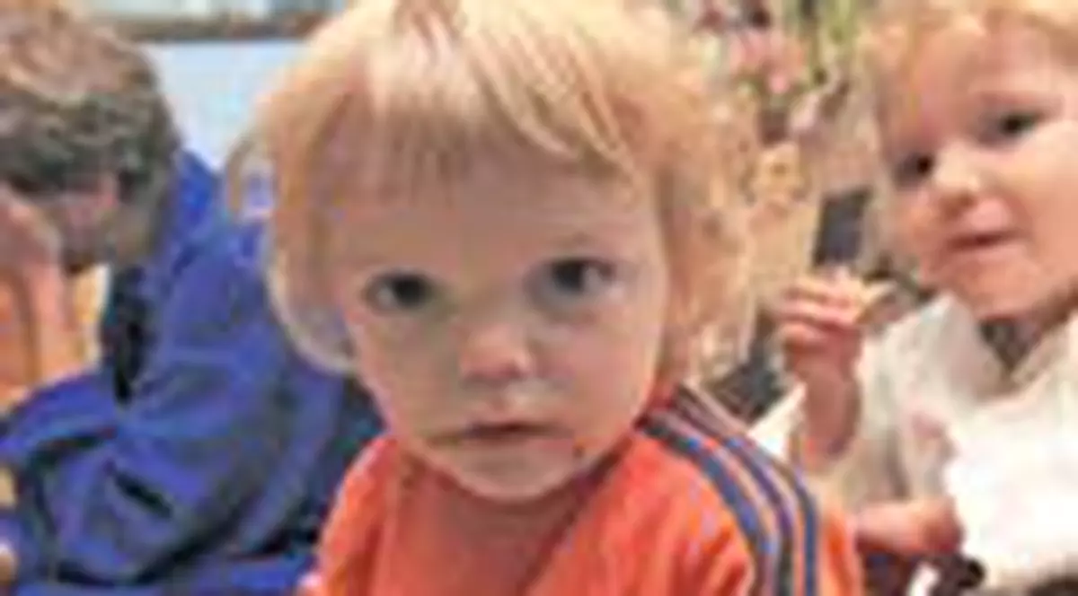 'De ce nu mai vine tati acasa?'