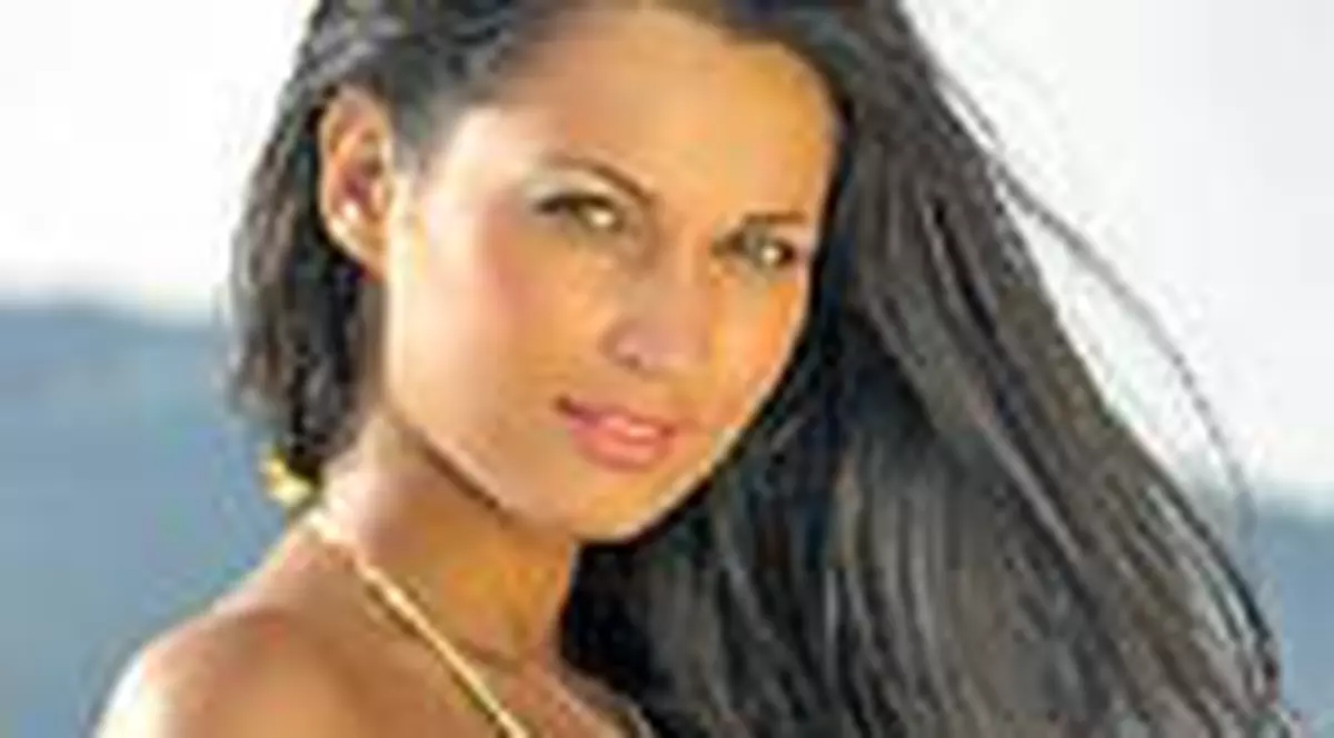 Nicoleta boteaza bebelusul ajutat de Libertatea