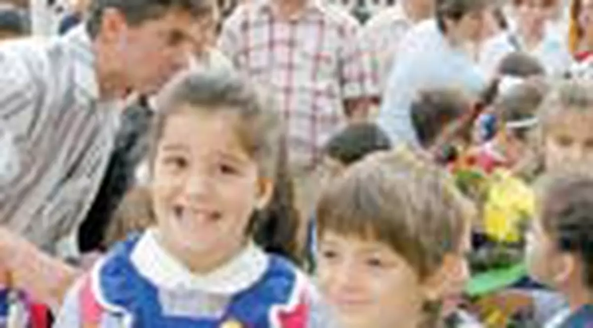 Scoala incepe maine fara profesori in careu