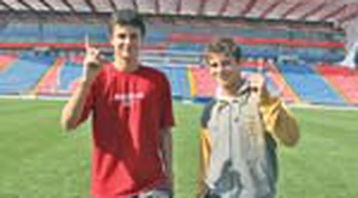 La 16 ani, si-au driblat idolii