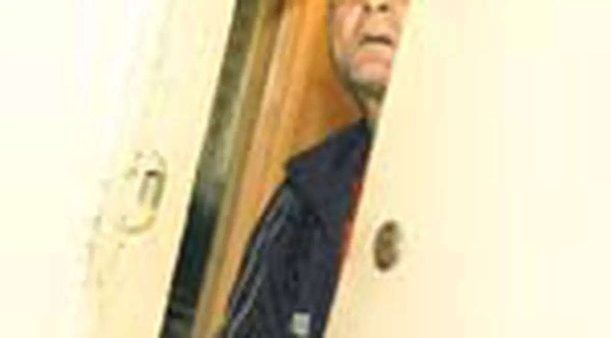 Nu s-a putut desparti de trupul mamei