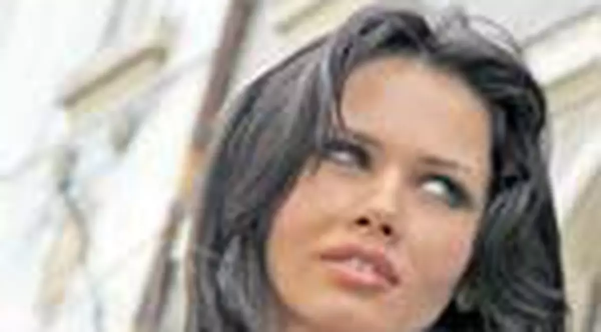 'Vreau sa-i linistesc pe lingaii de langa ea'