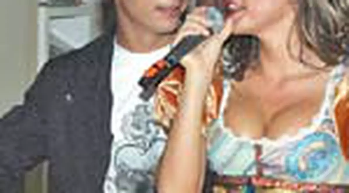 Fiul Elenei Udrea, sedus de farmecele Annei Lesko 