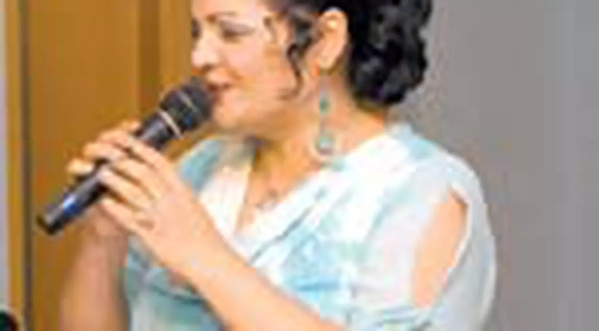 Catanga a dat cu masa in Andreea Marin