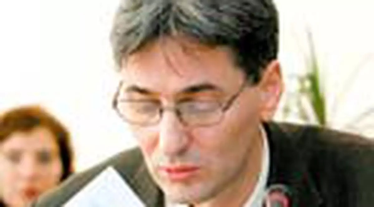 Politicianul de 18.000 euro/luna