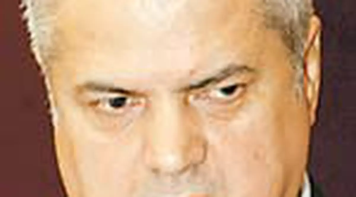 Adrian Nastase nu pleaca din partid