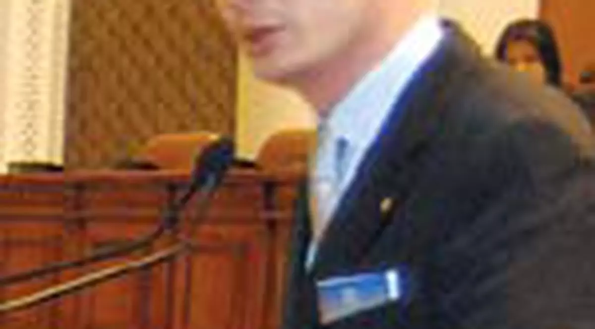 Fara blugi in Parlament