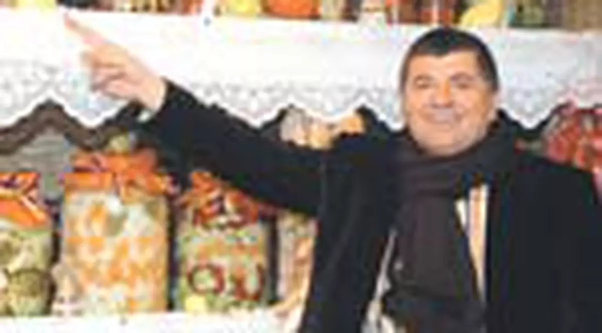 Politicienii, la muraturi