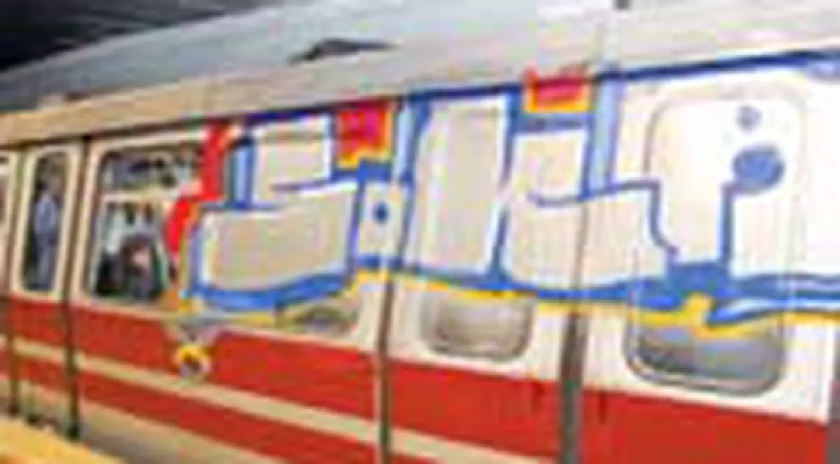 Derutati din cauza geamurilor vopsite