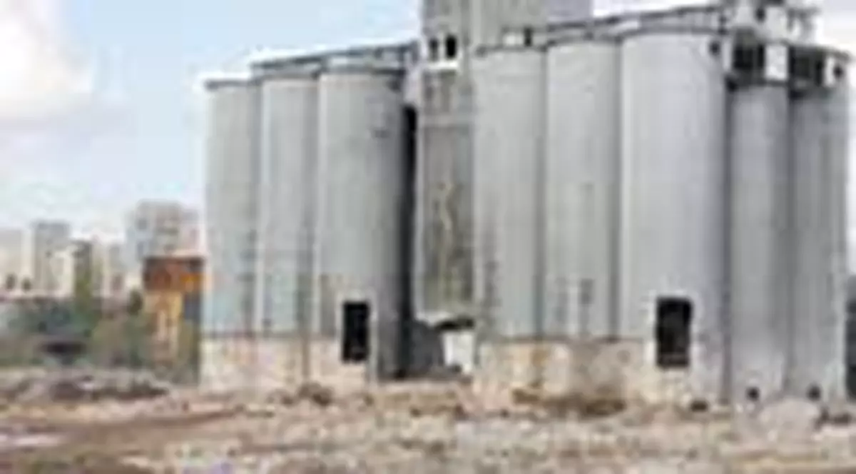 Implozie esuata la fosta fabrica Titan