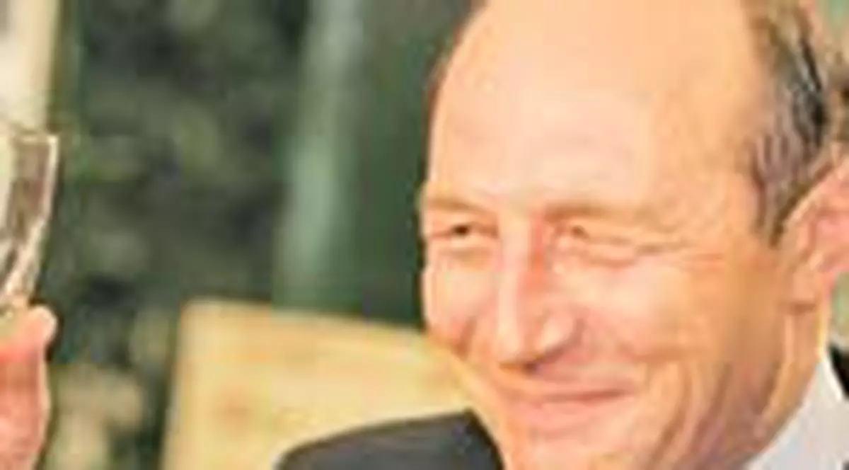 Ardei iute si flori pentru Basescu