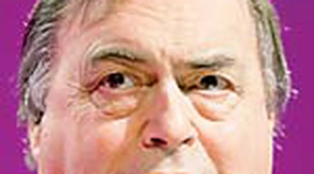 I-au sarit dintii in timp ce vorbea