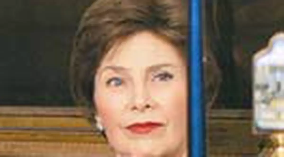 Laura Bush, operata de cancer de piele