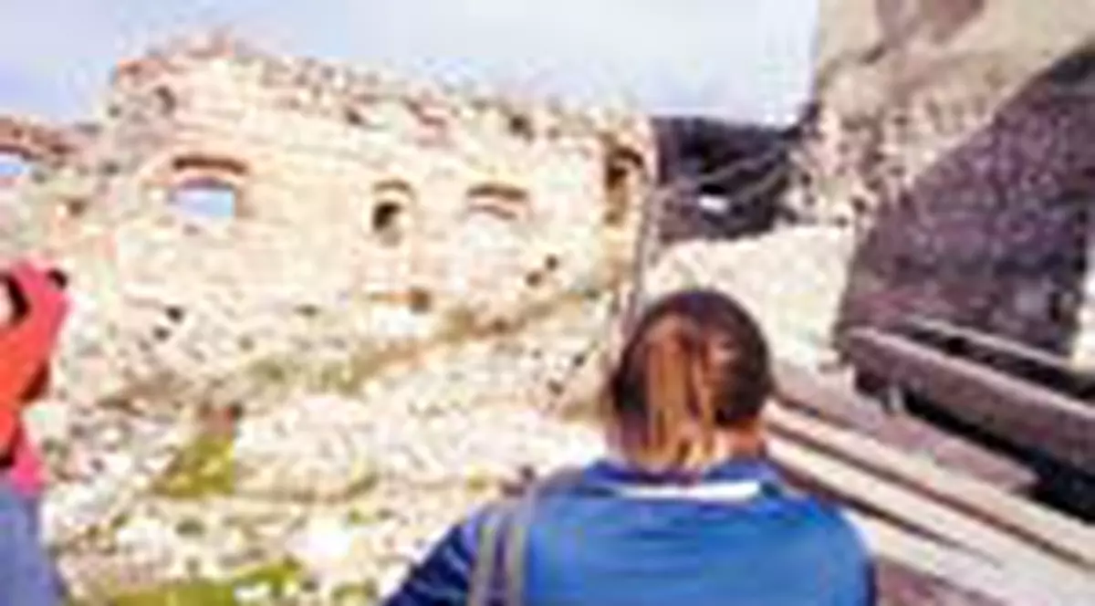 Umbla strigoii prin Cetatea Rasnovului?