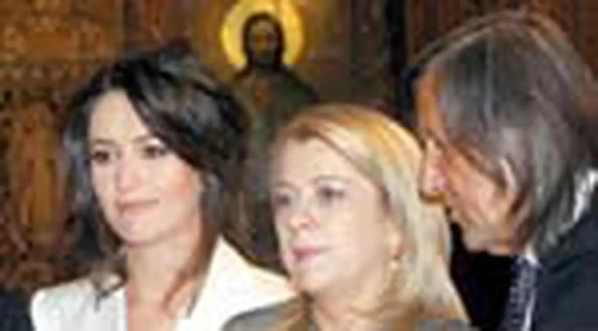 Cu bodyguarzii la biserica