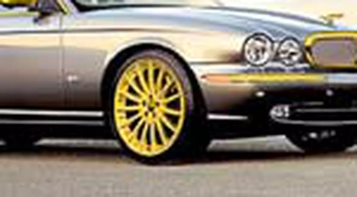 Masina placata cu aur pentru Costi Ionita