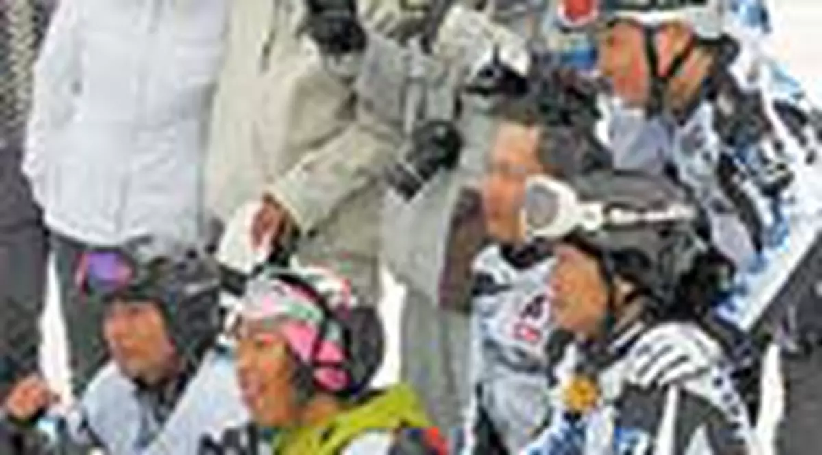 Japonezii au facut legea la skiboard