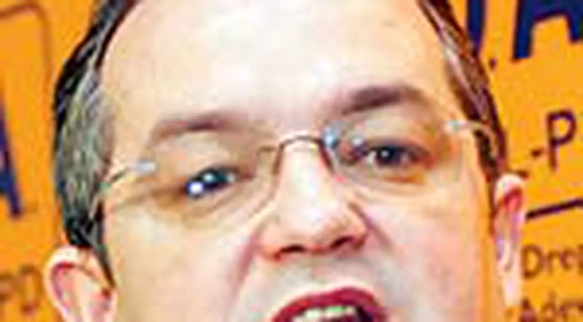 Deputatii ii doresc lui Basescu suspendare usoara