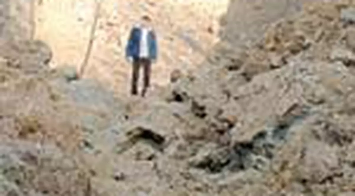 O alunecare de teren a produs un adevarat canion