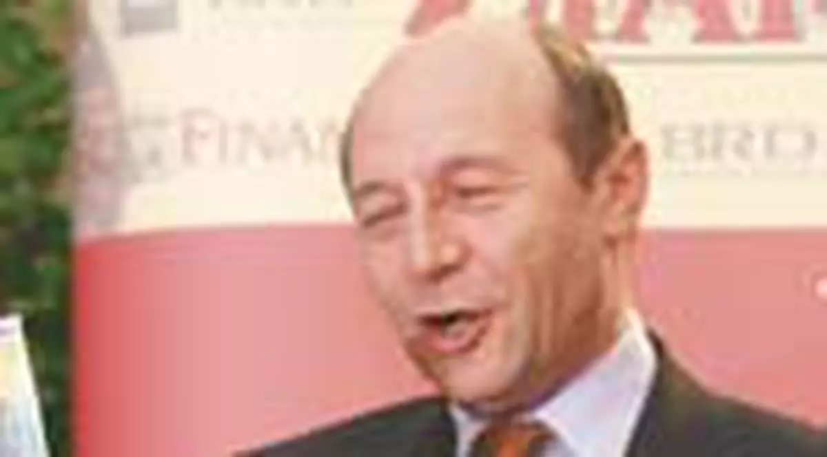 Politicienii si-au marit salariile