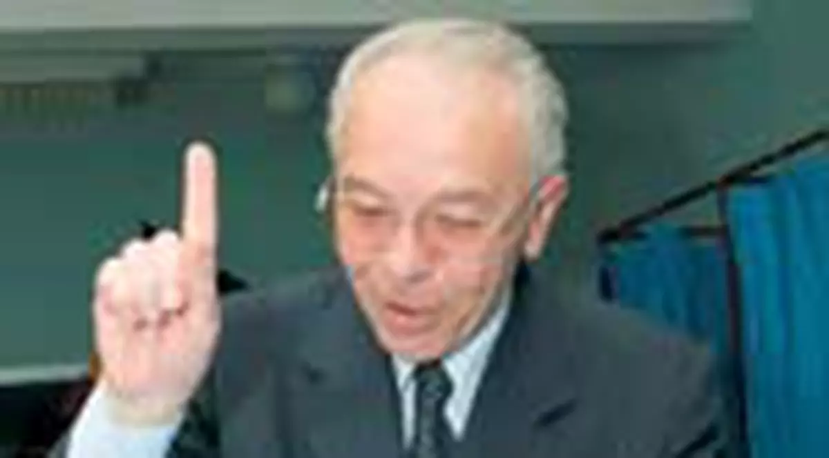 Văcăroiu spune că bugetul Curții de Conturi nu acoperă salariile