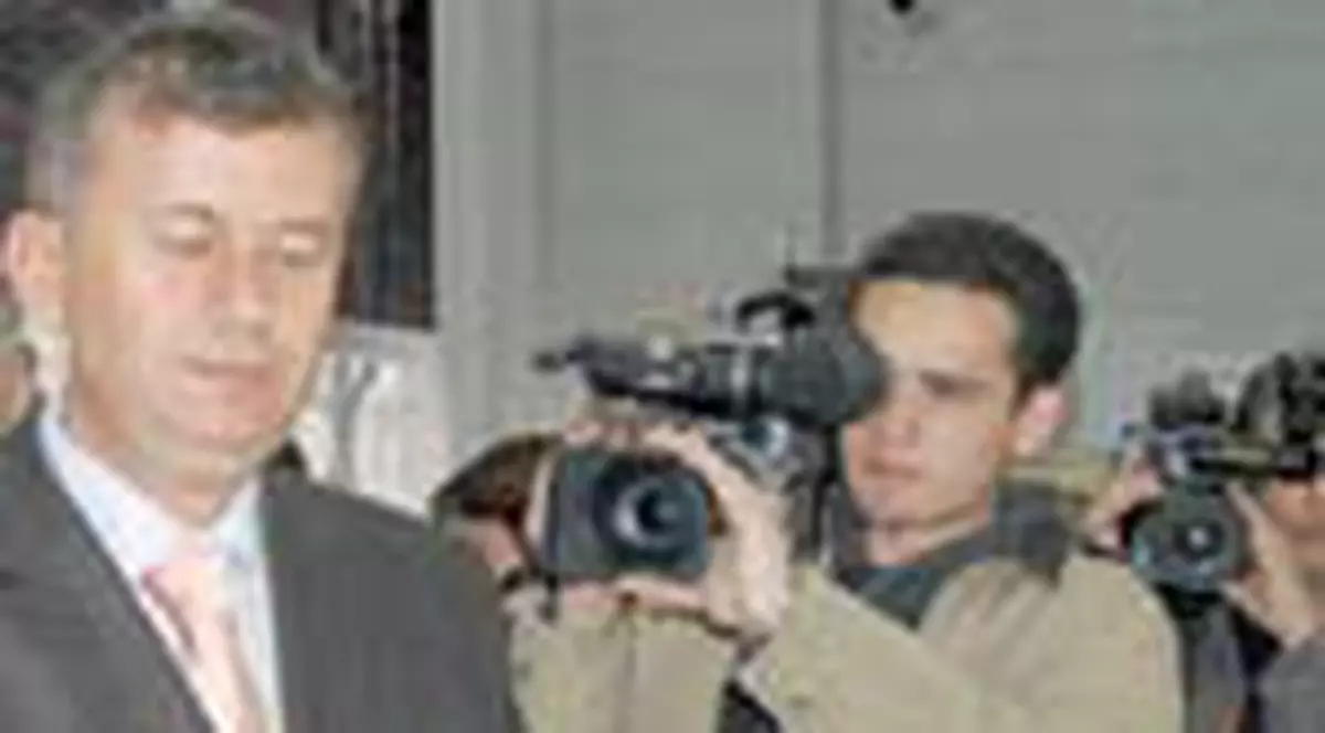 Prajituri 'politiste' epuizate in doua ore