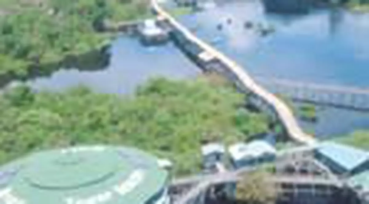 300 de $ ca sa dormi in hotelul suspendat