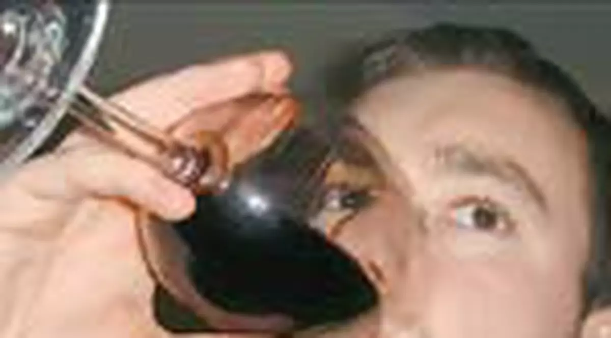 Alcoolul prelungeste  viata in medie cu 3,8 ani