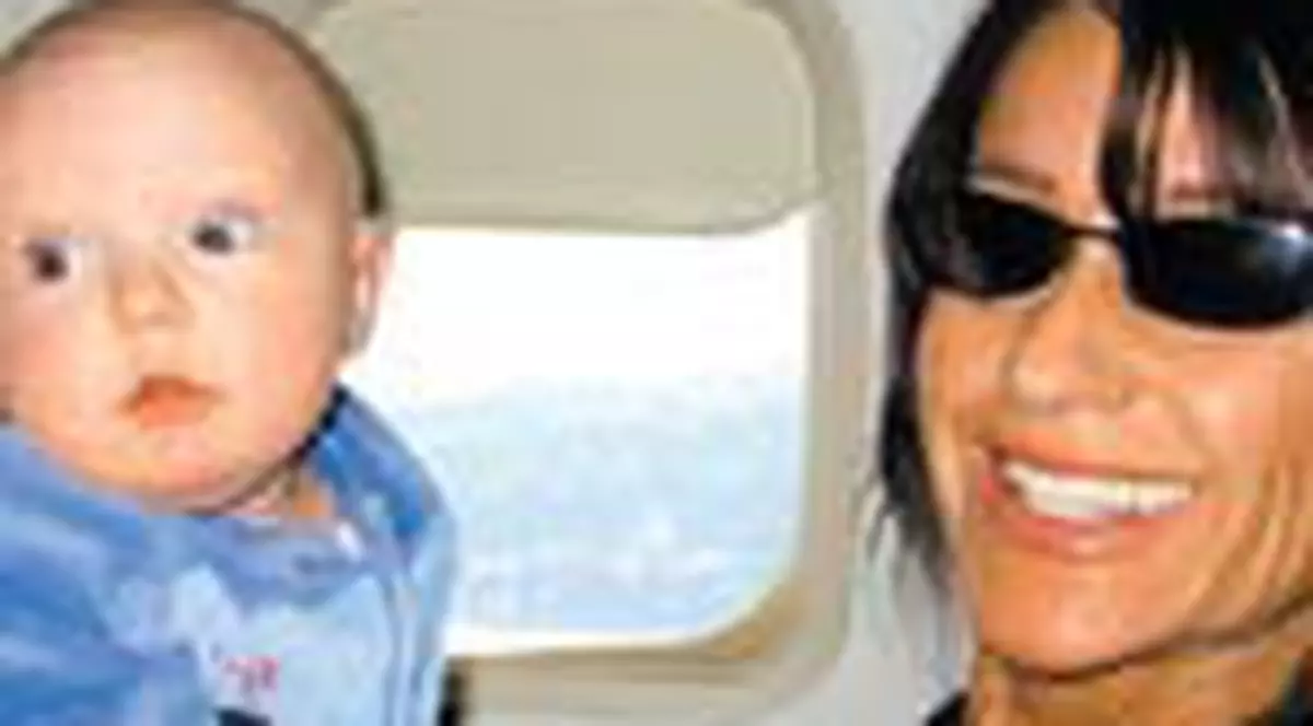 Fiul Nadiei Comaneci a zburat cu 32 de avioane